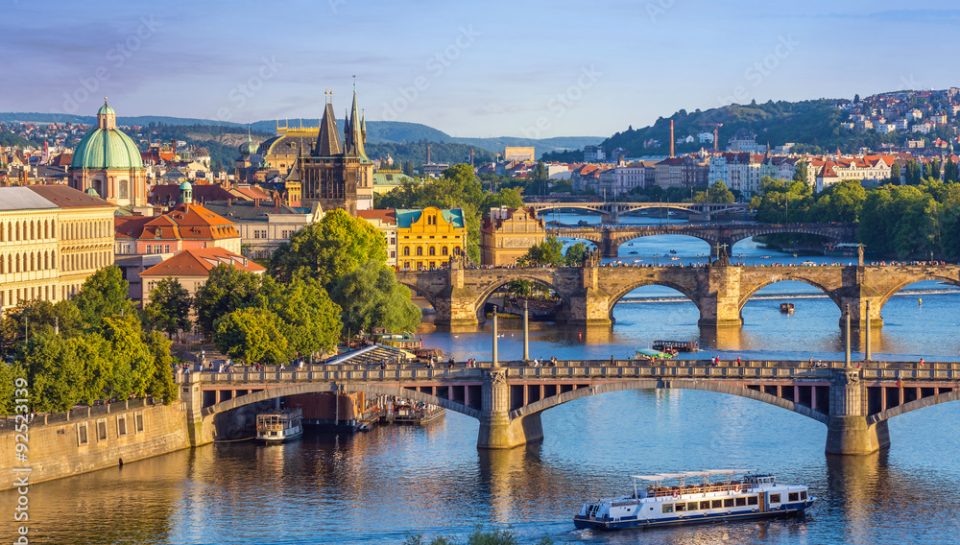 1000_F_92523139_OIDD8rLSe7PatEuOob5bT16D1vEAAu7P